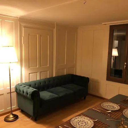 Simple Flat 64m2 Center Private Parking Small Bathroom *