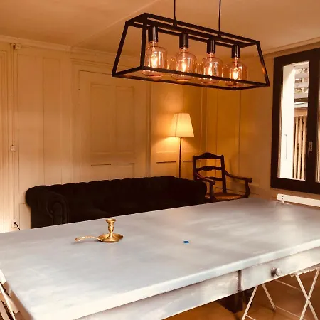 アパート Simple Flat 64m2 Center Private Parking Small Bathroom ブルクドルフ