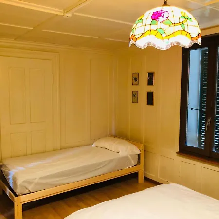 Simple Flat 64m2 Center Private Parking Small Bathroom アパート