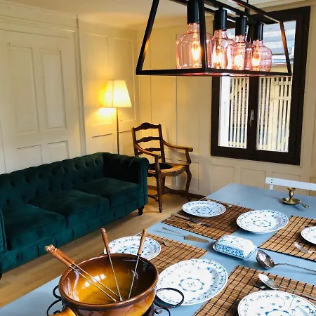 Simple Flat 64m2 Center Private Parking Small Bathroom