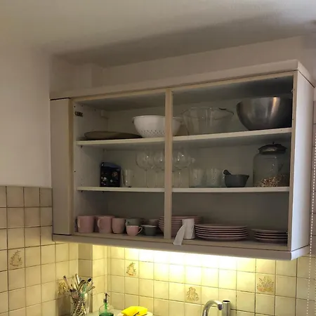 Simple Flat 64m2 Center Private Parking Small Bathroom * 布格多夫
