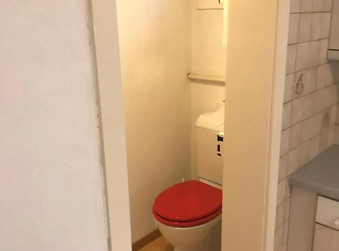 Simple Flat 64m2 Center Private Parking Small Bathroom