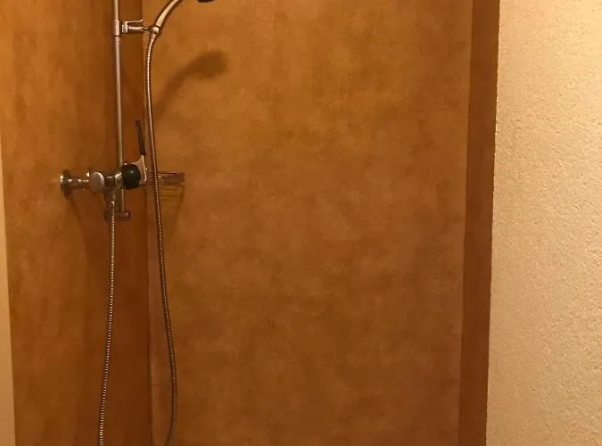 Simple Flat 64m2 Center Private Parking Small Bathroom Burgdorf