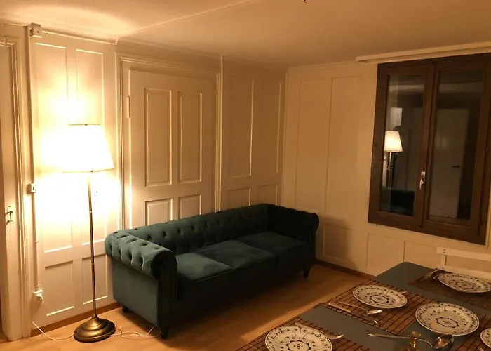 Simple Flat 64m2 Center Private Parking Small Bathroom *