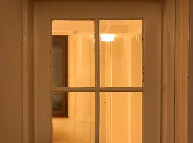 Simple Flat 64m2 Center Private Parking Small Bathroom Burgdorf