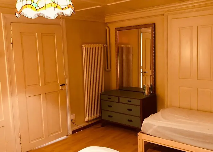 Simple Flat 64m2 Center Private Parking Small Bathroom Burgdorf