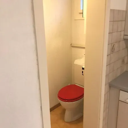 Simple Flat 64m2 Center Private Parking Small Bathroom